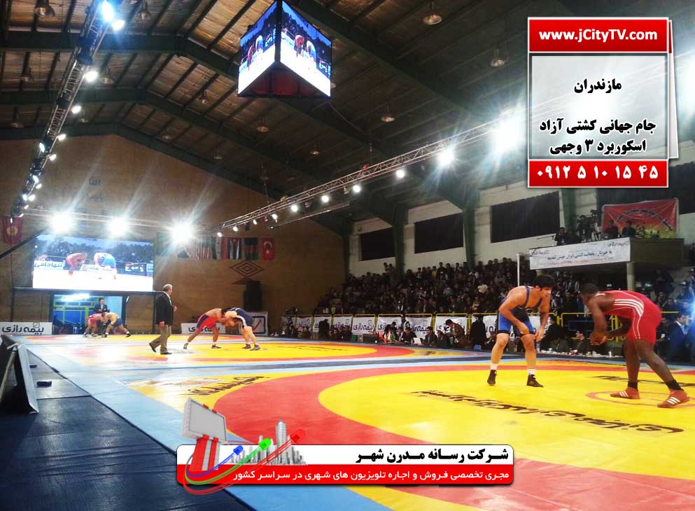 نصب تلویزیون شهری سه وجهی آویزان از سقف